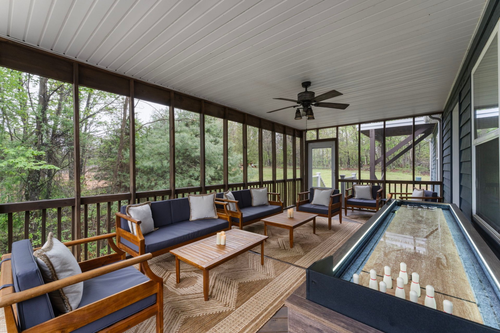 Screened porch & shuffleboard